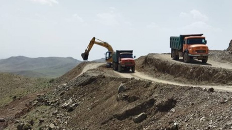 Waste removal and preparation of the main chest of Aghash iron ore mine
